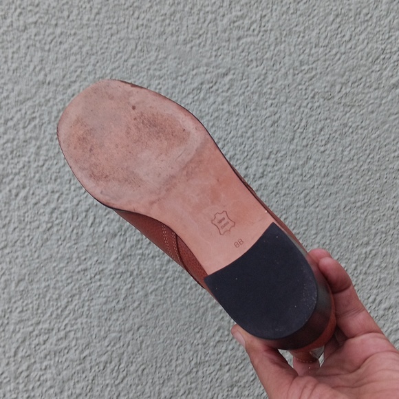 TALBOTS LADIES GENUINE LEATHER  BUCKLED BOOTIES - Picture 14 of 17